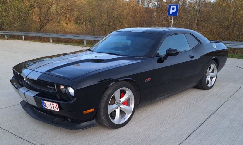 Dodge Challenger 