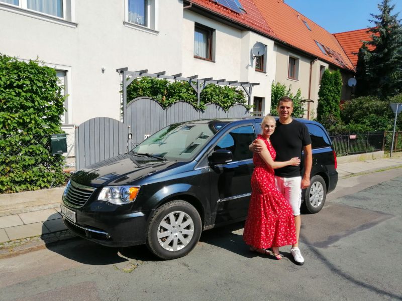 CHRYSLER TOWN & COUNTRY