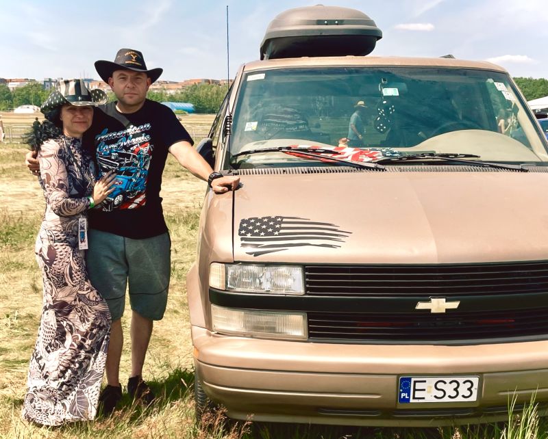 Chevrolet  Astro