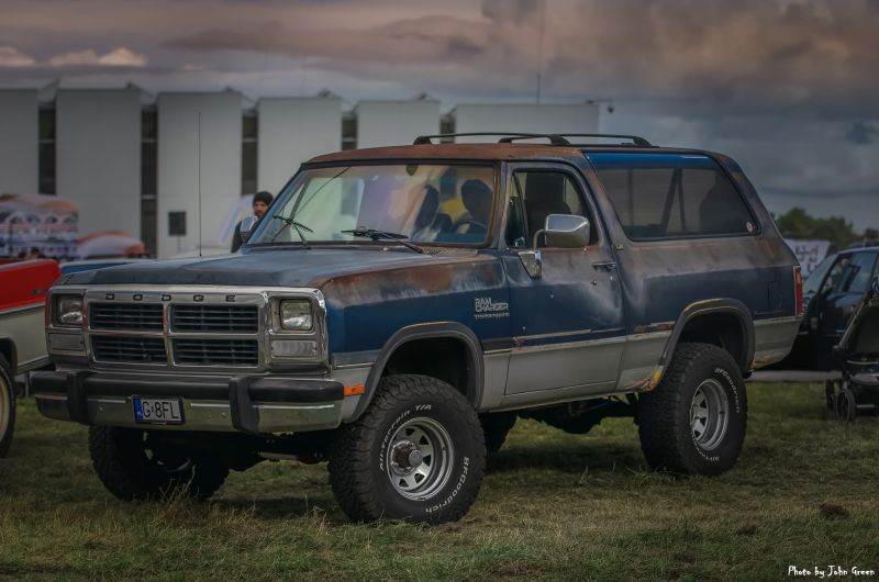 Dodge  Ramcharger 