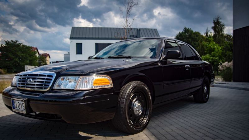 Ford Crown Victoria 