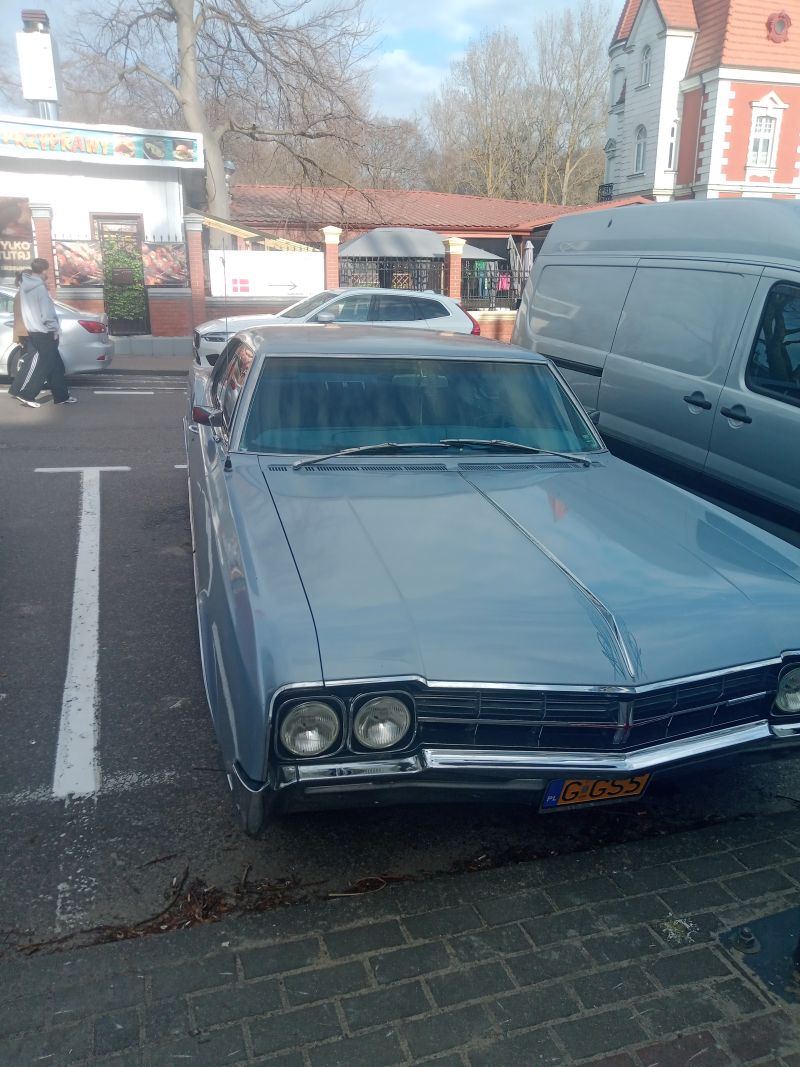 Oldsmobile  Starfire 
