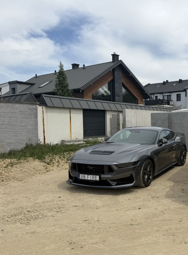 Ford Mustang Dark Horse