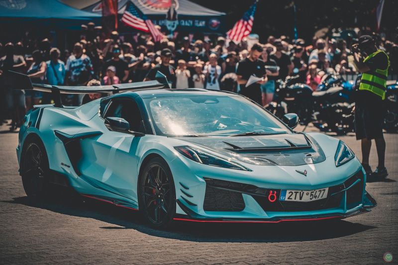 Chevrolet  Corvette 