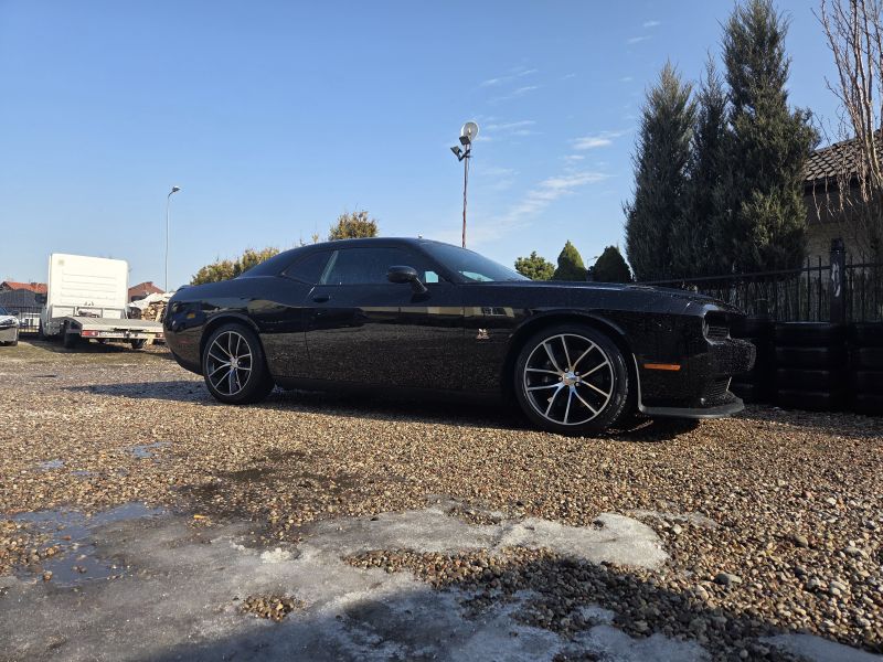 Dodge  Challenger 