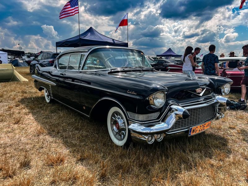 Cadillac  DeVille