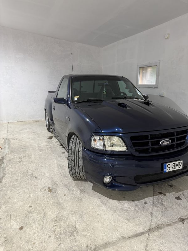 Ford F 150 SVT LIGHTNING
