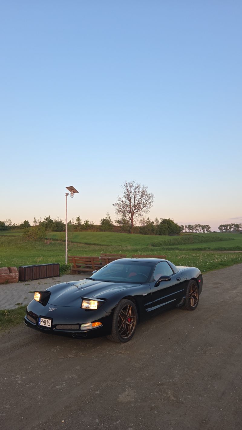 Chevrolet  Corvette 