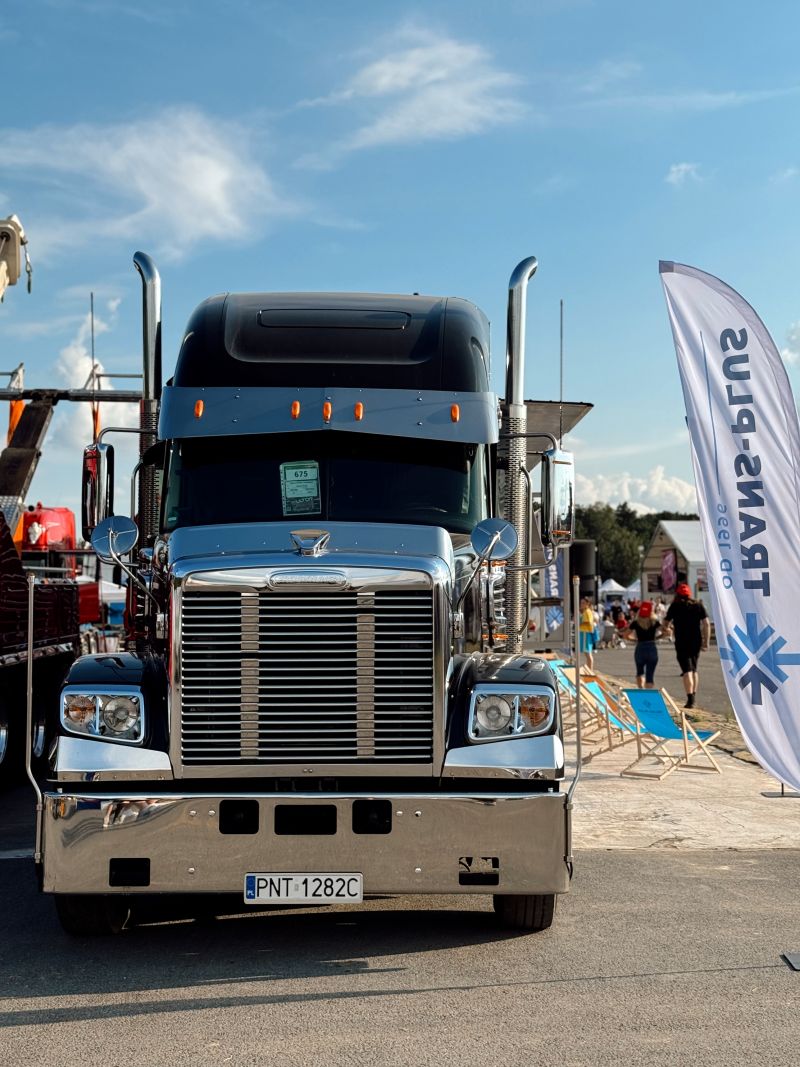 Freightliner Coronado