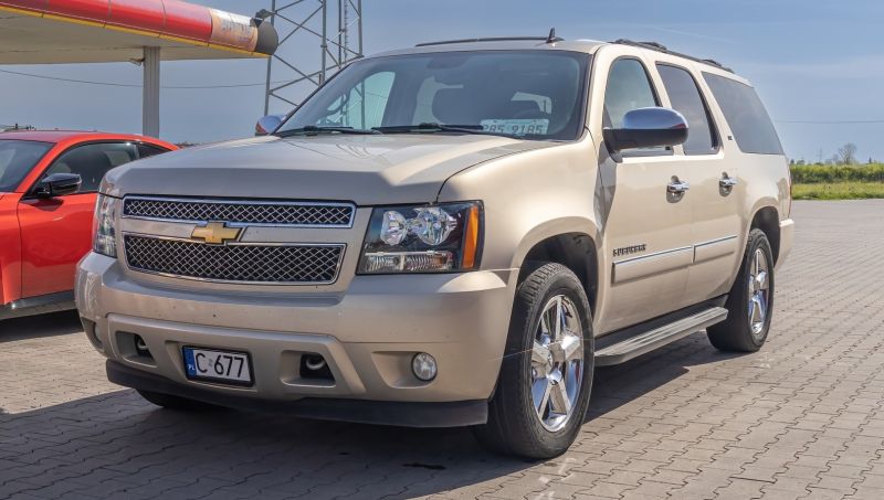 Chevrolet  Suburban 