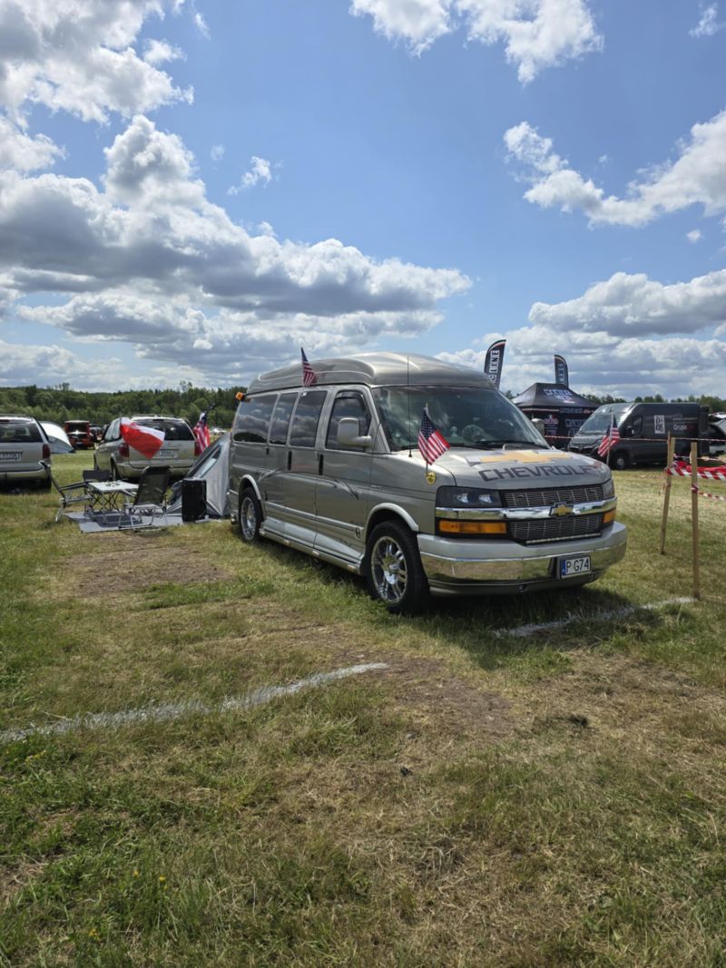 Chevrolet  Van