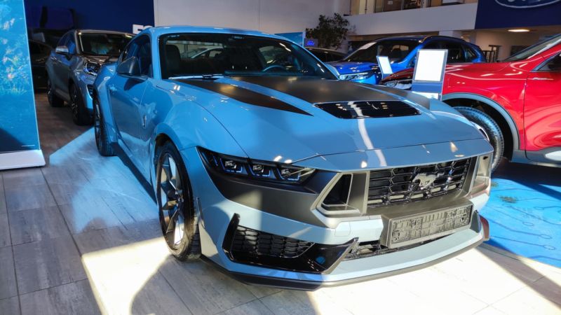 Ford  Mustang Dark Horse