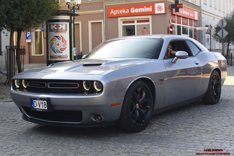 Dodge Challenger 
