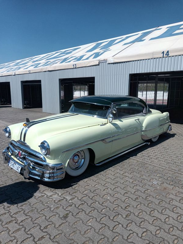 Pontiac Chieftain
