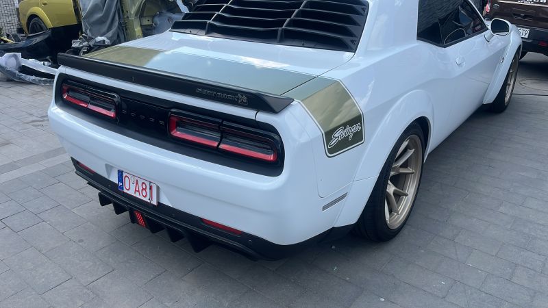Dodge Challenger swinger