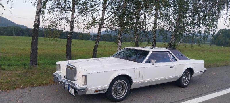 Lincoln Continental Mark V.