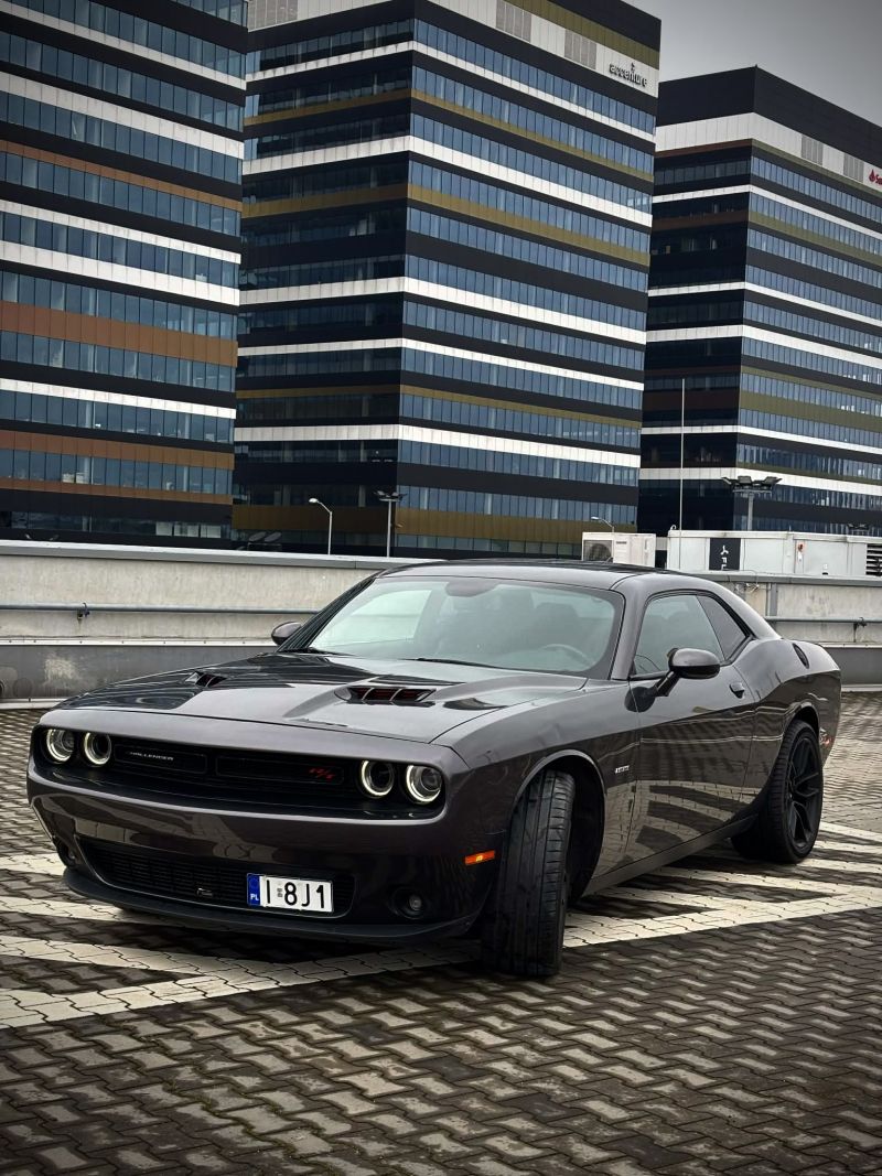 Dodge Challenger 