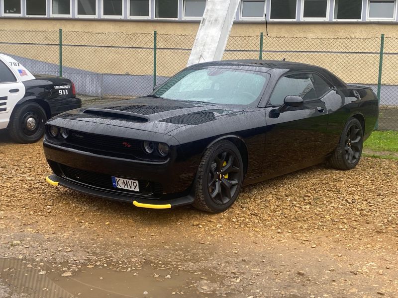 dodge challenger