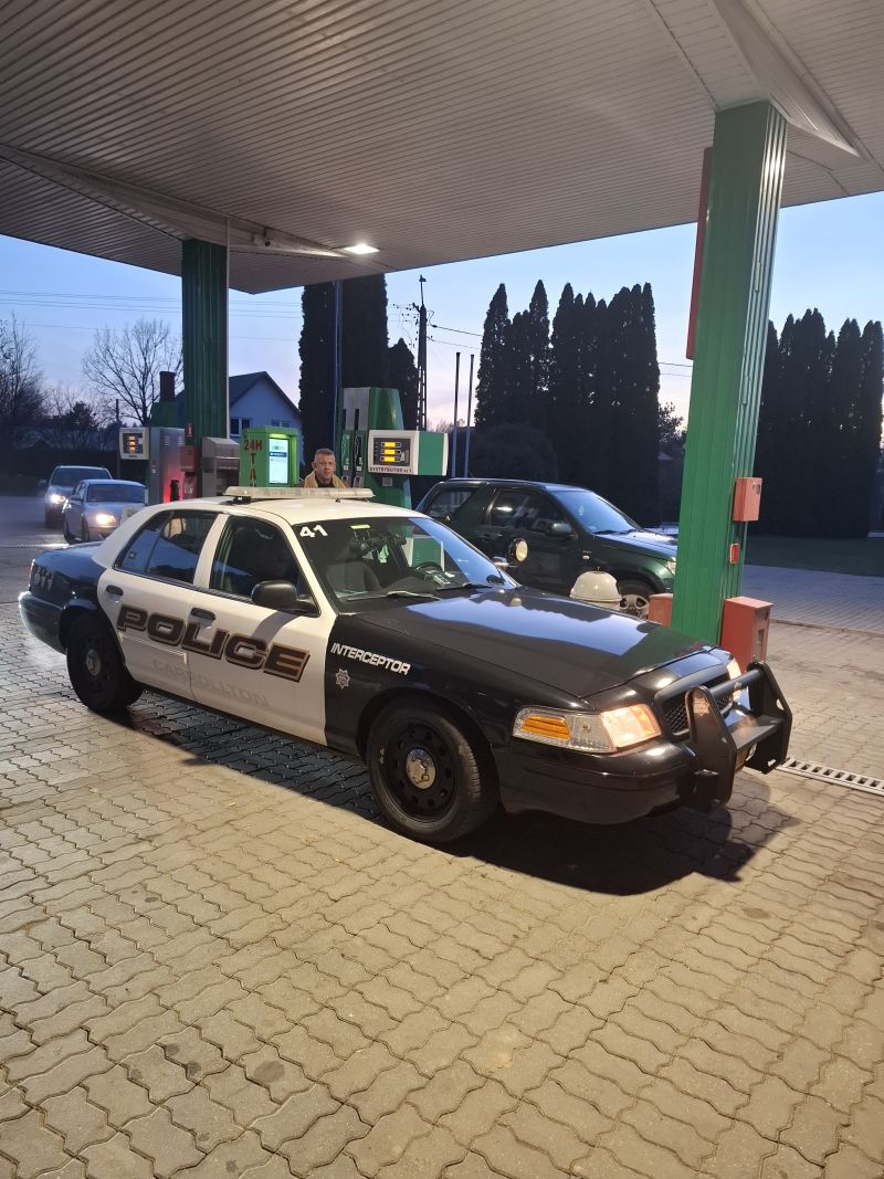 Ford  Crown Victoria 