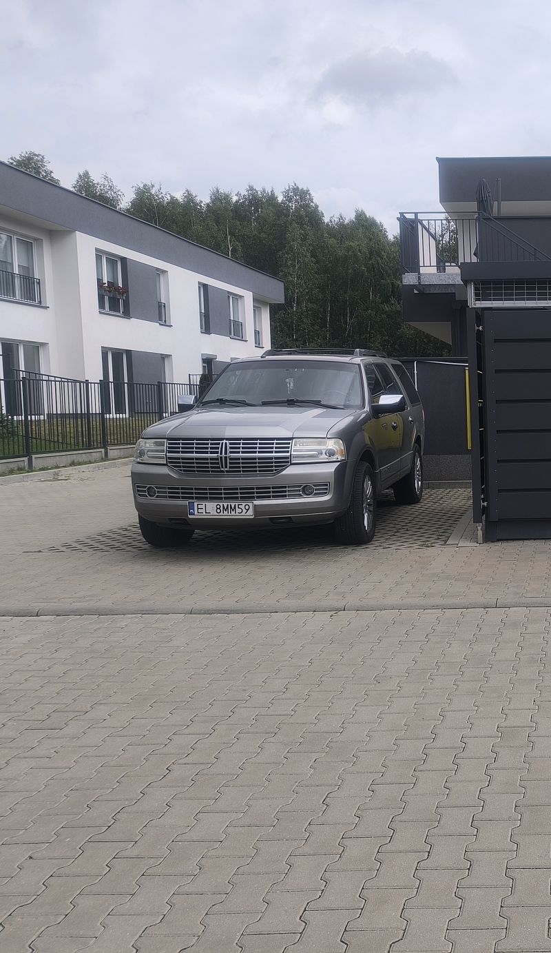 Lincoln Navigator