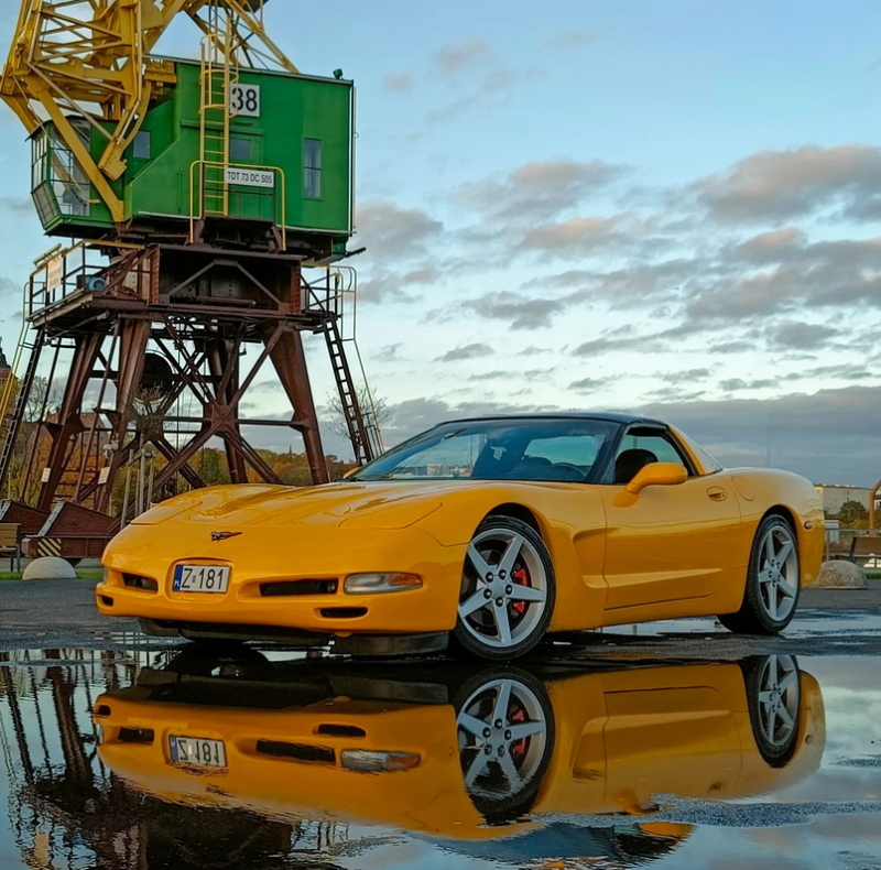 Chevrolet  Corvette