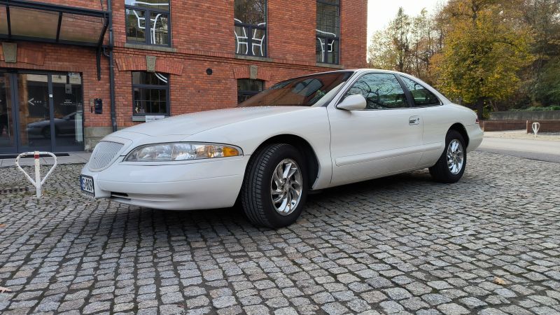 Lincoln  Mark VIII