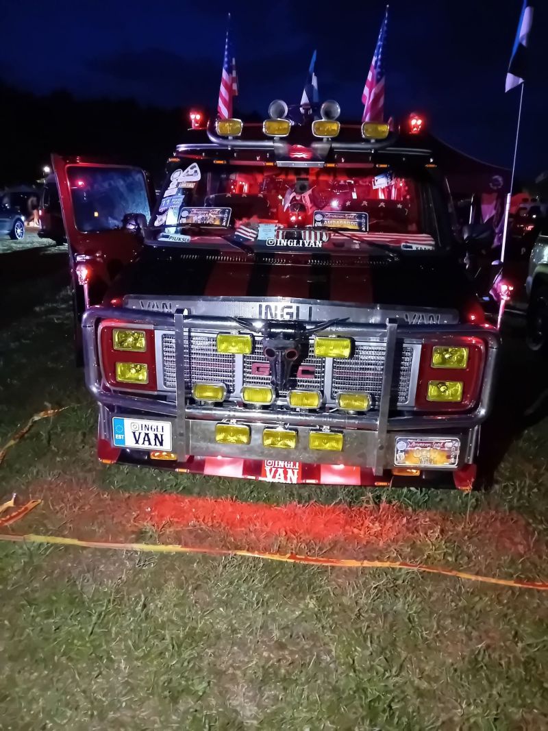 Chevrolet Chevy van g20