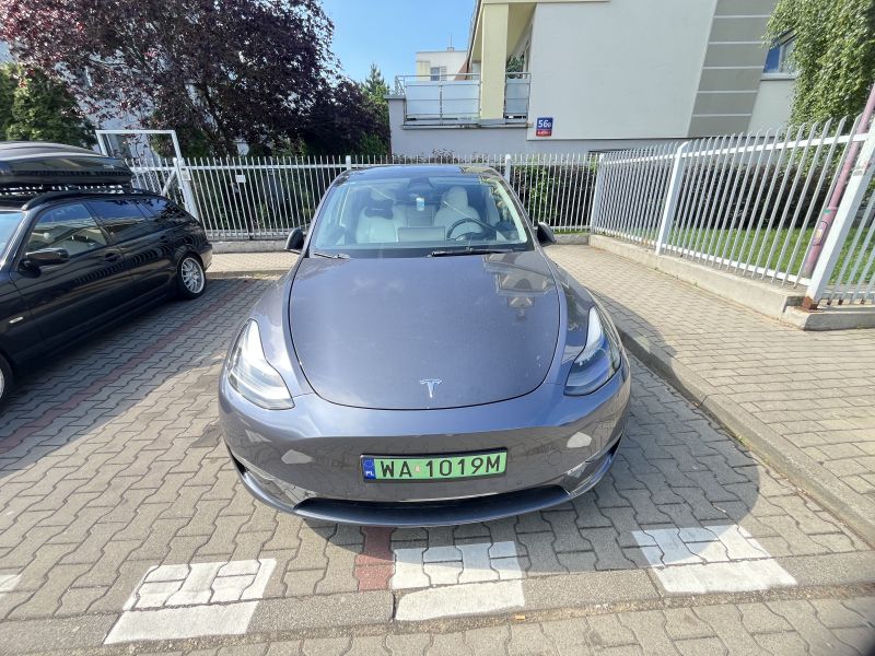 Tesla Y
