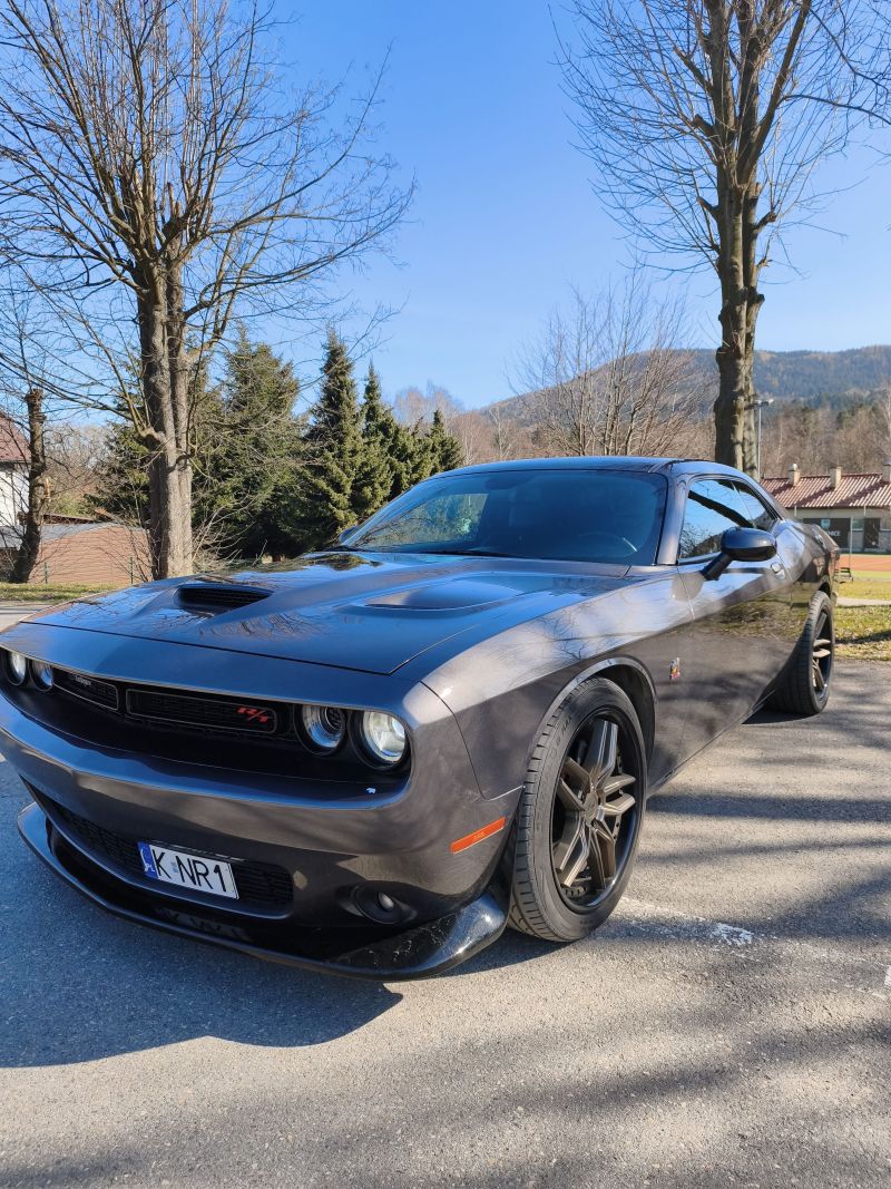 Dodge Challenger 
