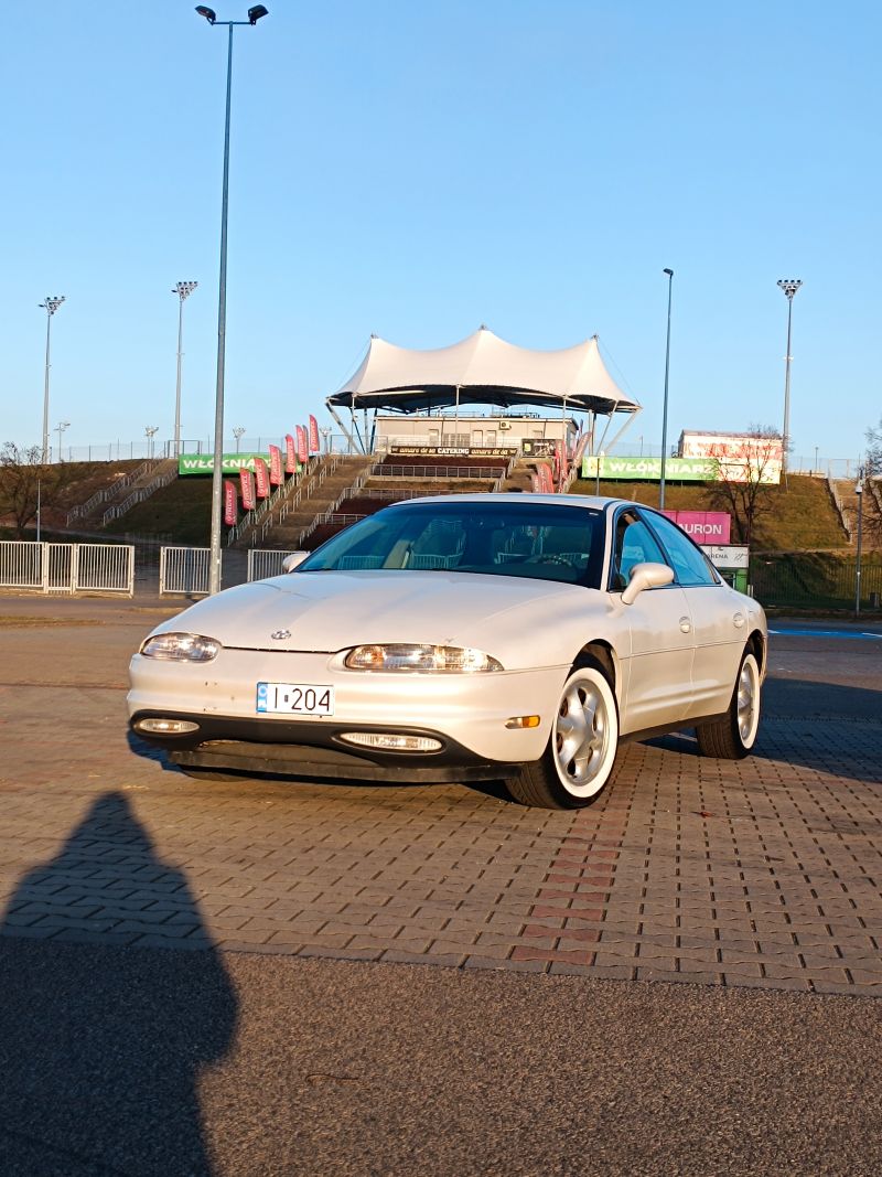 Oldsmobile Aurora