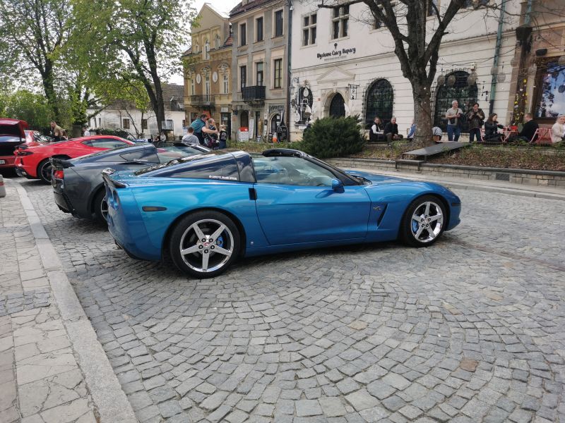 Chevrolet  Corvette 